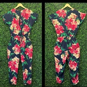 Lulu’s Medium Floral Jumpsuit Jumper Pants Short Sleeve Deep V Neck One Piece